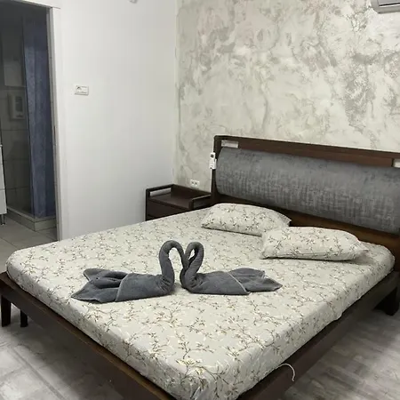 Klara Guest house *